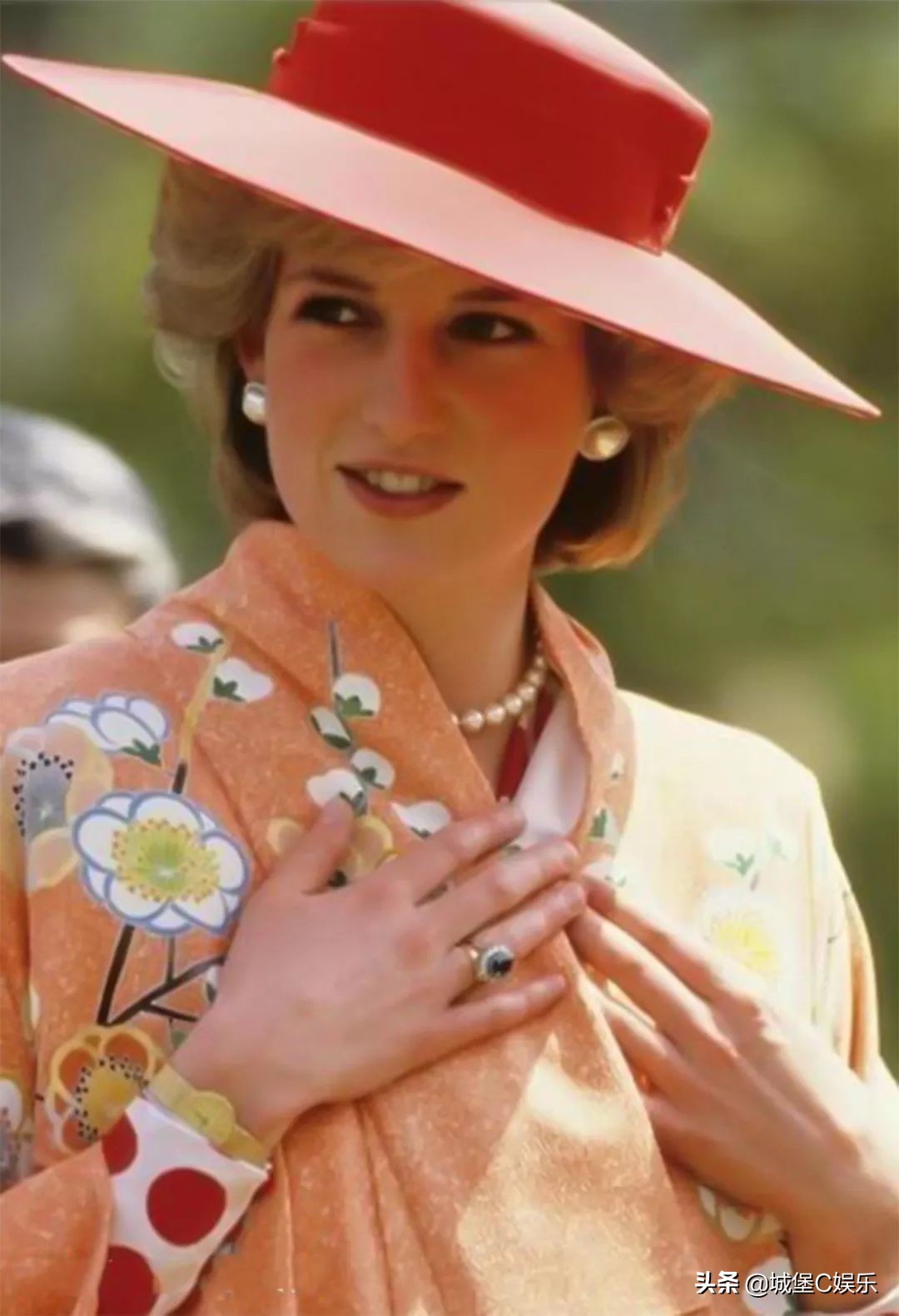 戴安娜和雅子第一次见面,雅子妃和戴安娜1995见面