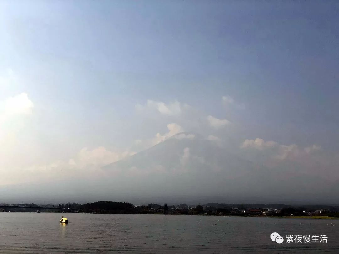 未见富士,幸运依在-秀峰阁湖月