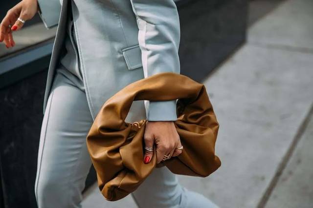 这件单品玩转所有秋季穿搭,每一个单品都是简单的基础款