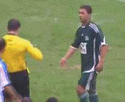 国足庆祝胜利的视频,国足赢了搞笑视频