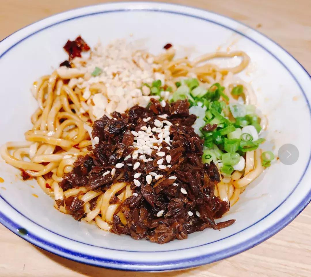 宜宾燃面比重庆小面好吃吗,宜宾最正宗的宜宾燃面