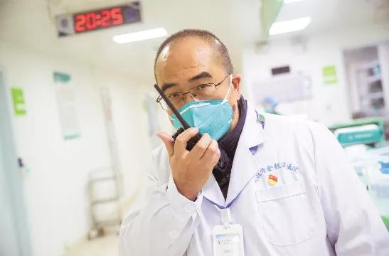 致敬我们的英雄,致敬我们的英雄前辈