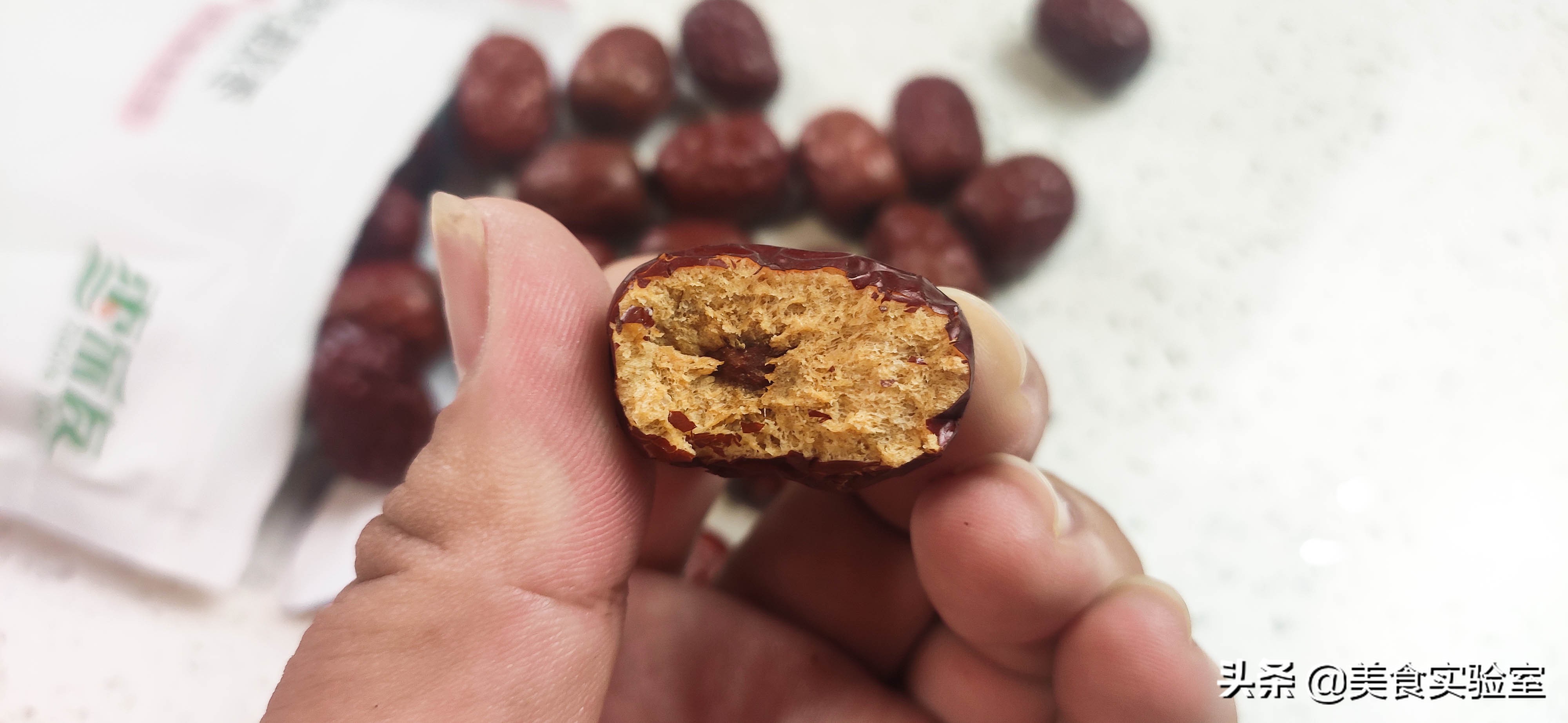 白嫖*党**报告6,5元多一袋的灰枣,味甜肉厚质地紧实