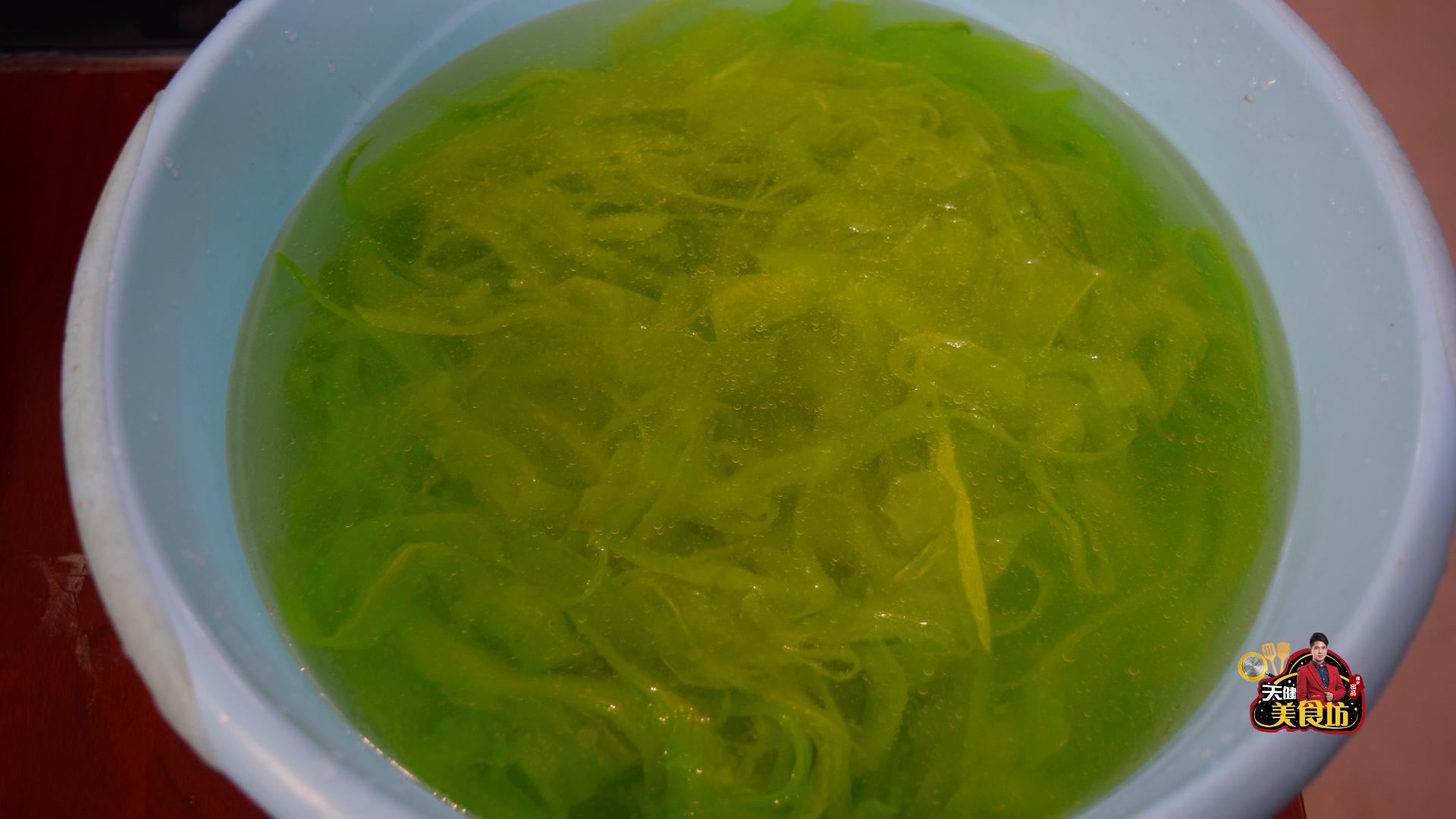 凉拌苦瓜最好吃的家庭做法,适合糖尿病人吃的凉拌苦瓜怎么做