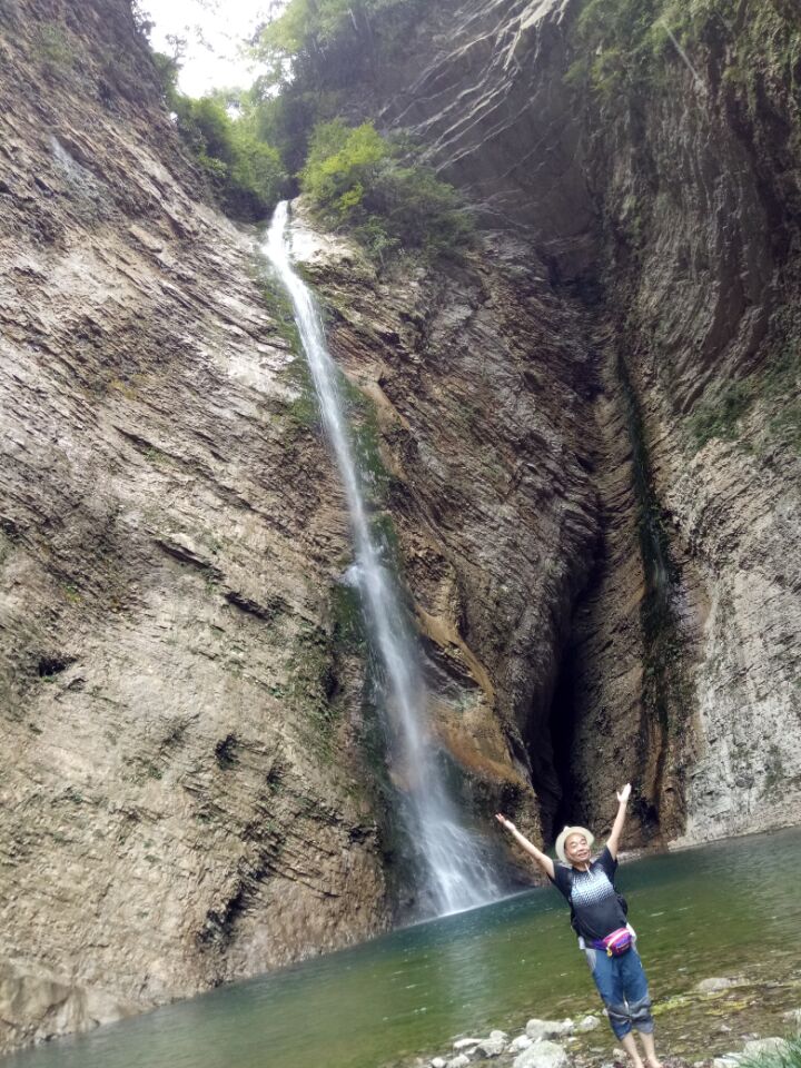 西漂湾瀑布群,建始西漂湾瀑布群