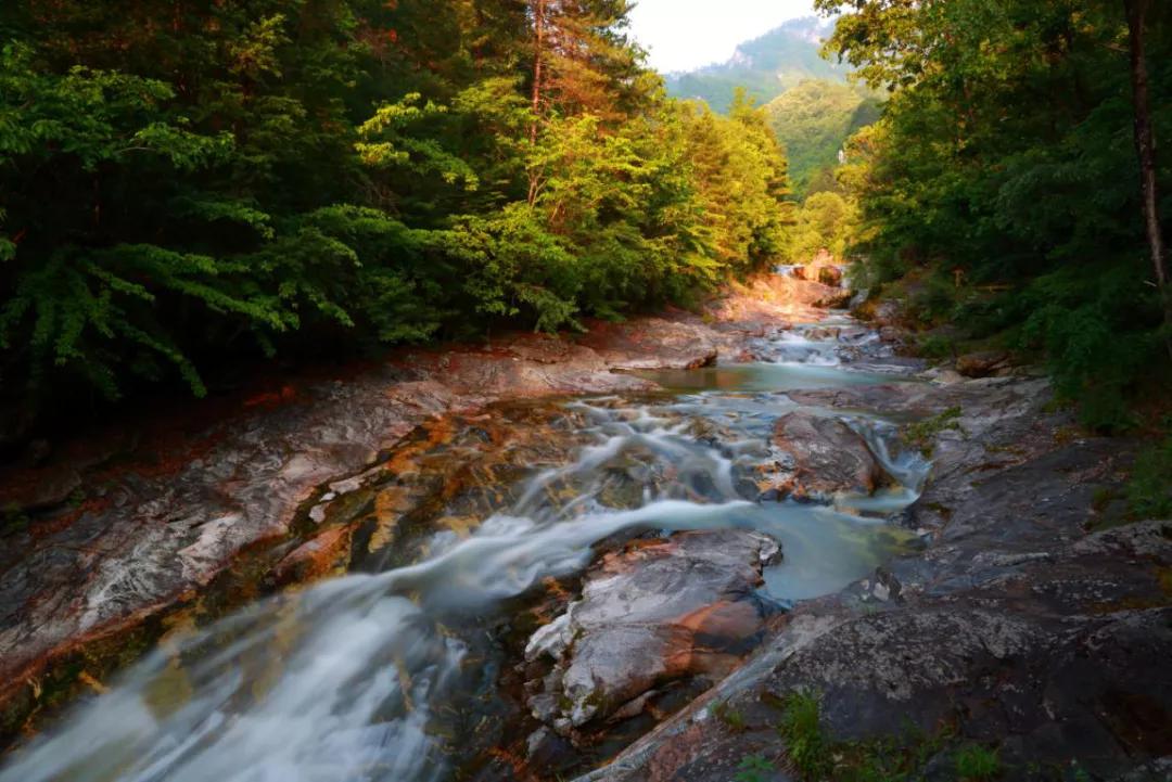 离西安近的秦岭山,西安秦岭九寨沟