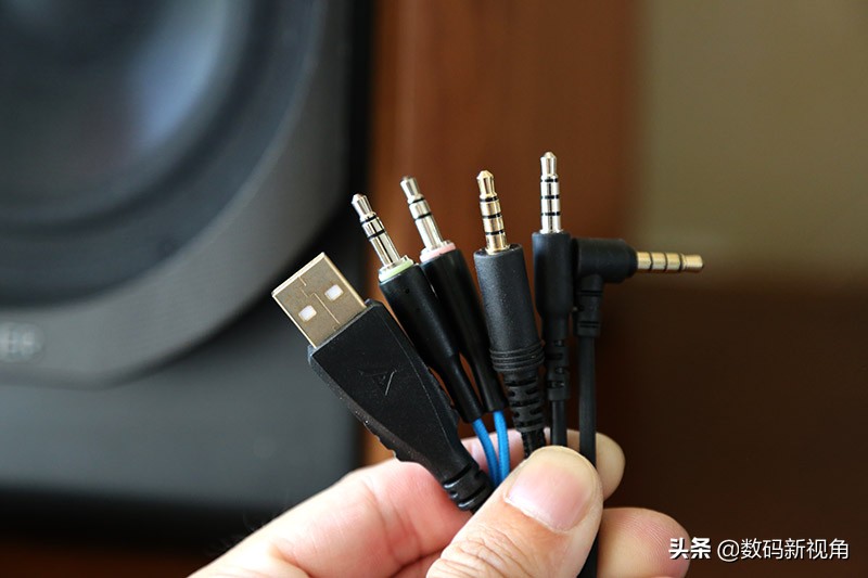 头戴式电竞耳机推荐高性价比,头戴式电竞耳机兼顾平常使用