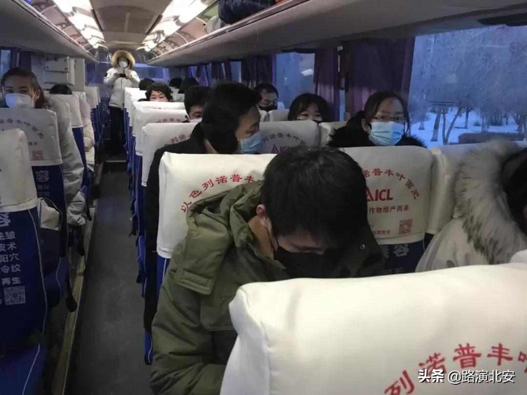 北安市石泉镇：开通“返岗直通车”为返岗务工人员保驾护航