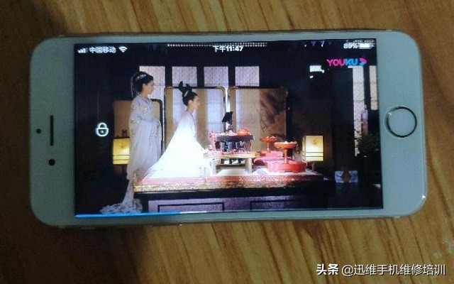 苹果手机摔了下温度过高警告,手机温度过高警告