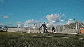 足球守门员十大扑救瞬间,守门员折射球训练道具