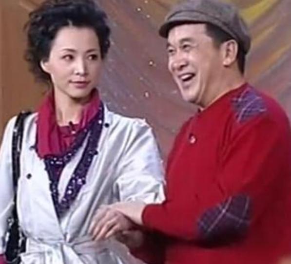 韩红李幼斌陈红军衔谁高,韩红几几年当军人