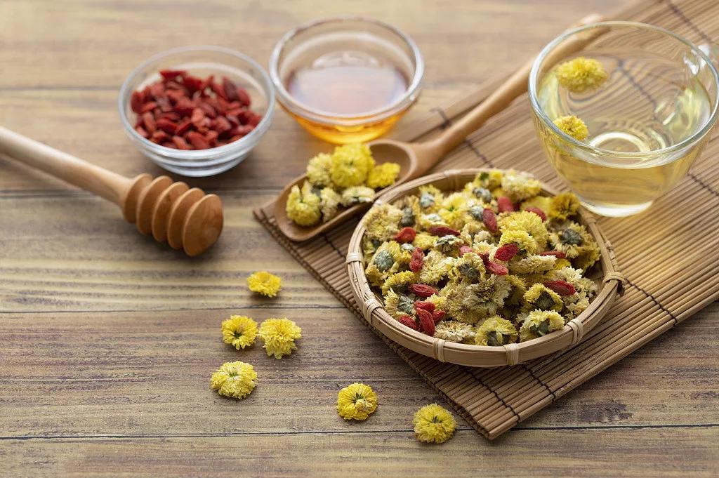 女生喝什么茶养皮肤最有效,茉莉花茶美白功效