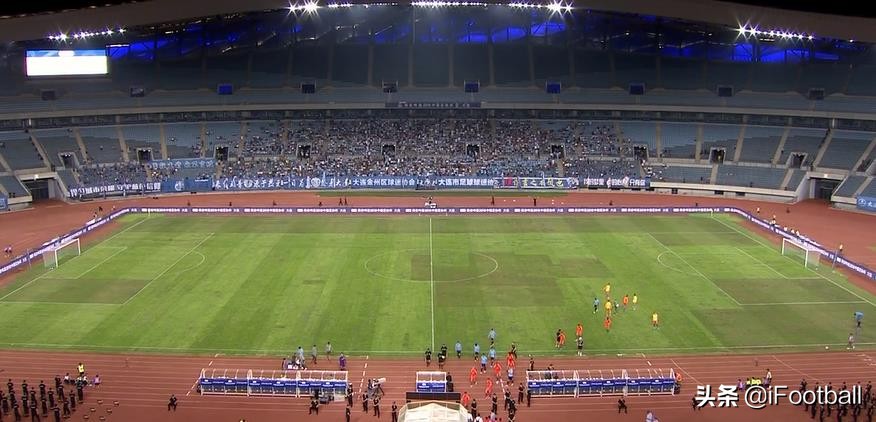 英超哪座球场草皮最好,英超足球场的草皮是什么草