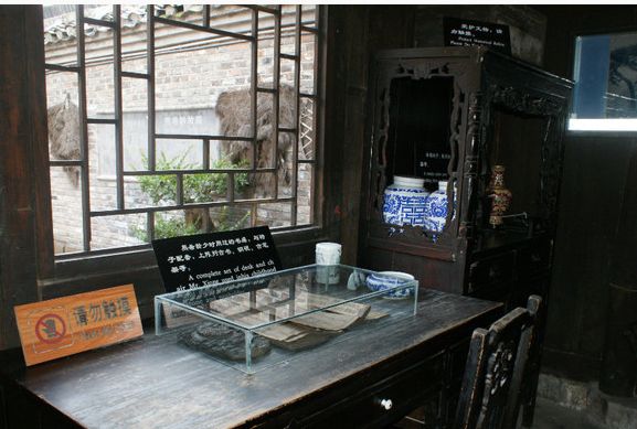 凤凰古城为什么走红,凤凰古城因何扬名于世