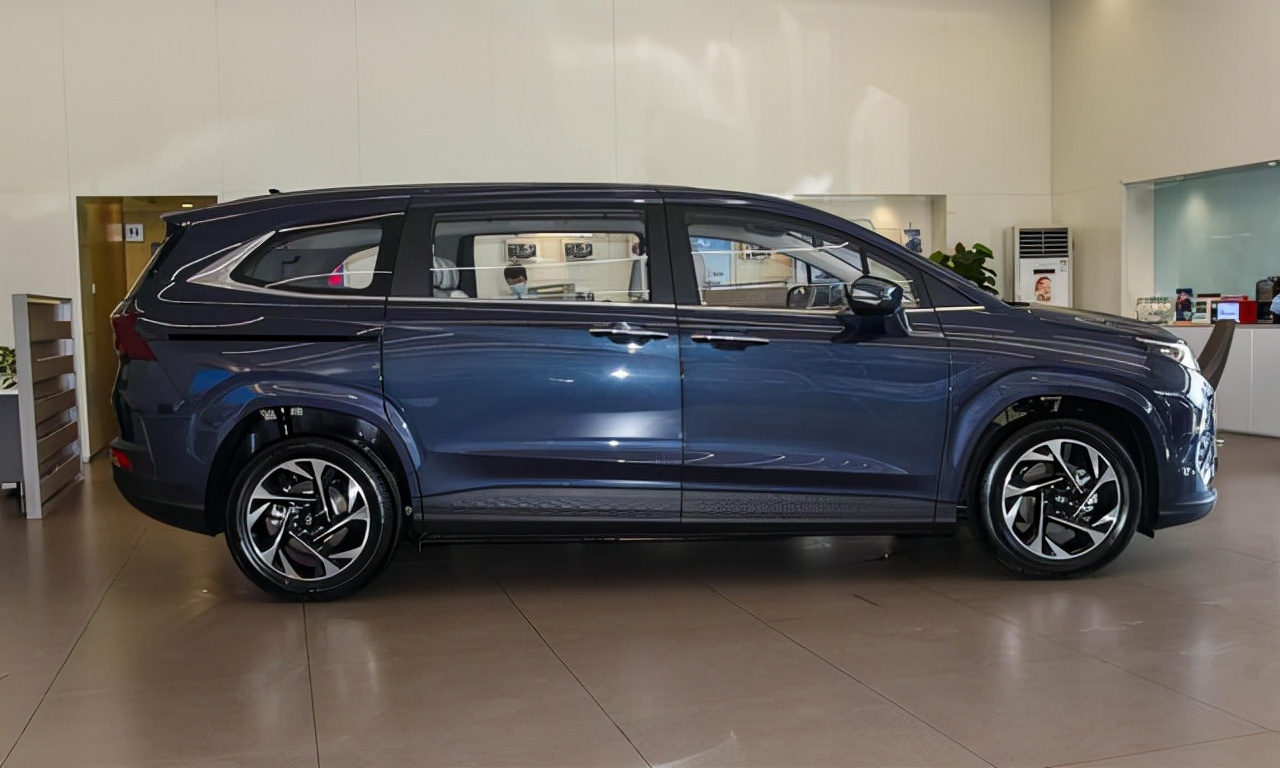 库斯途和别克gl8对比,北京现代库斯途和别克gl8