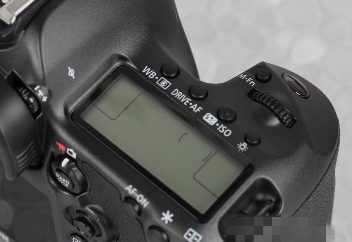 佳能哪款入门级单反相机性价比高,佳能最具性价比的全画幅单反