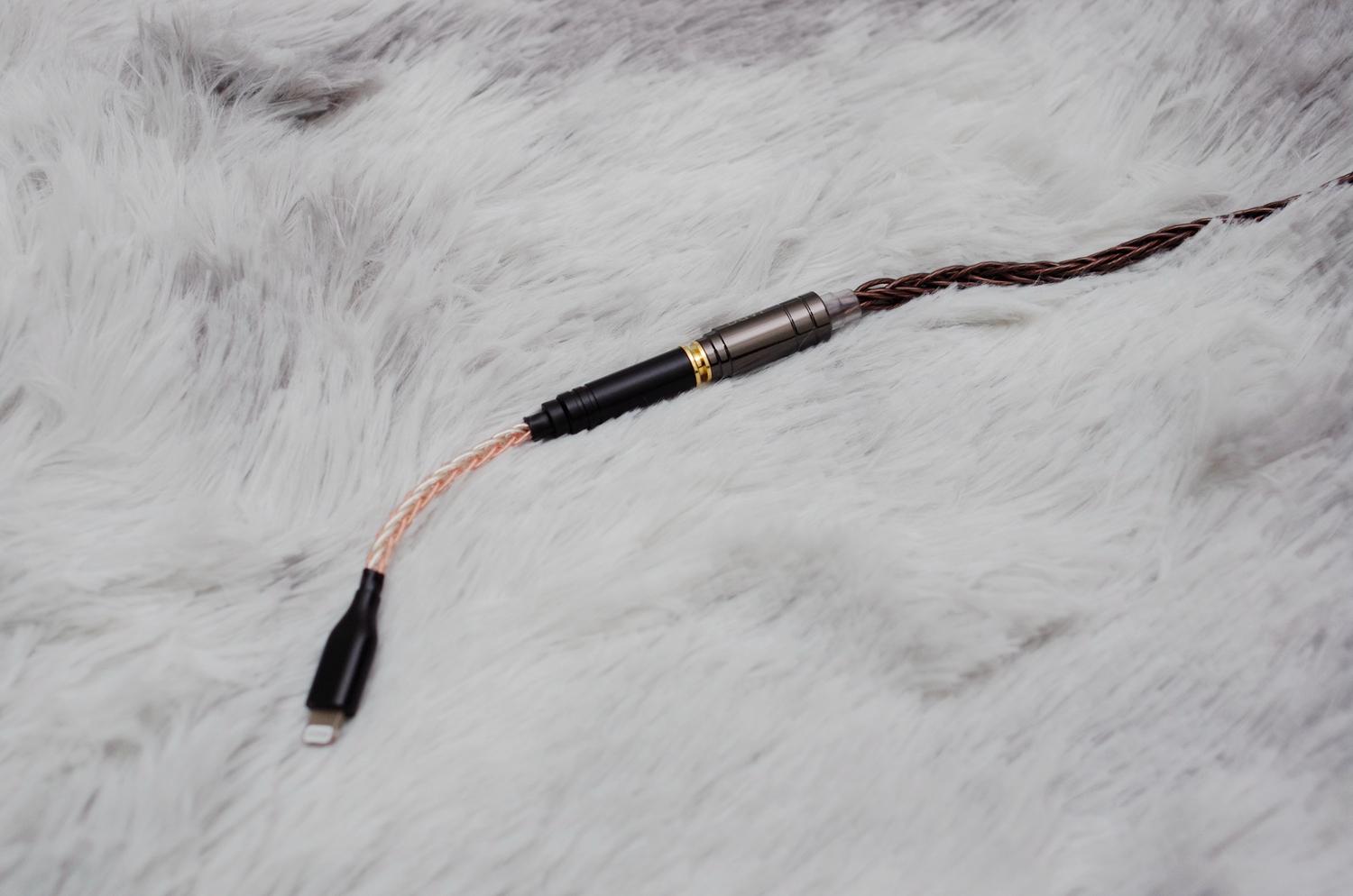 或许比原厂还要好一些：我的iPhone12的“高冷”配件们