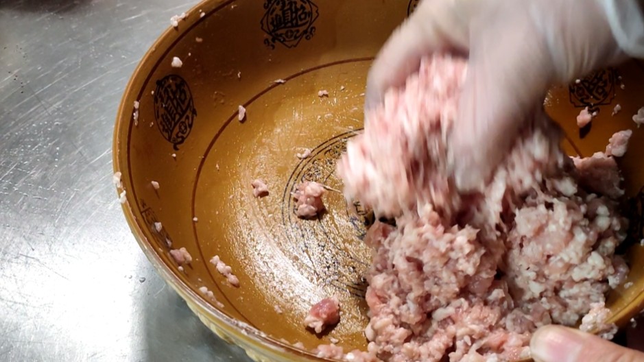 最好吃的珍珠肉丸,咸蛋黄流沙肉丸子