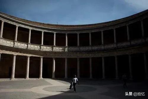 疫情还没完，300万人下岗了