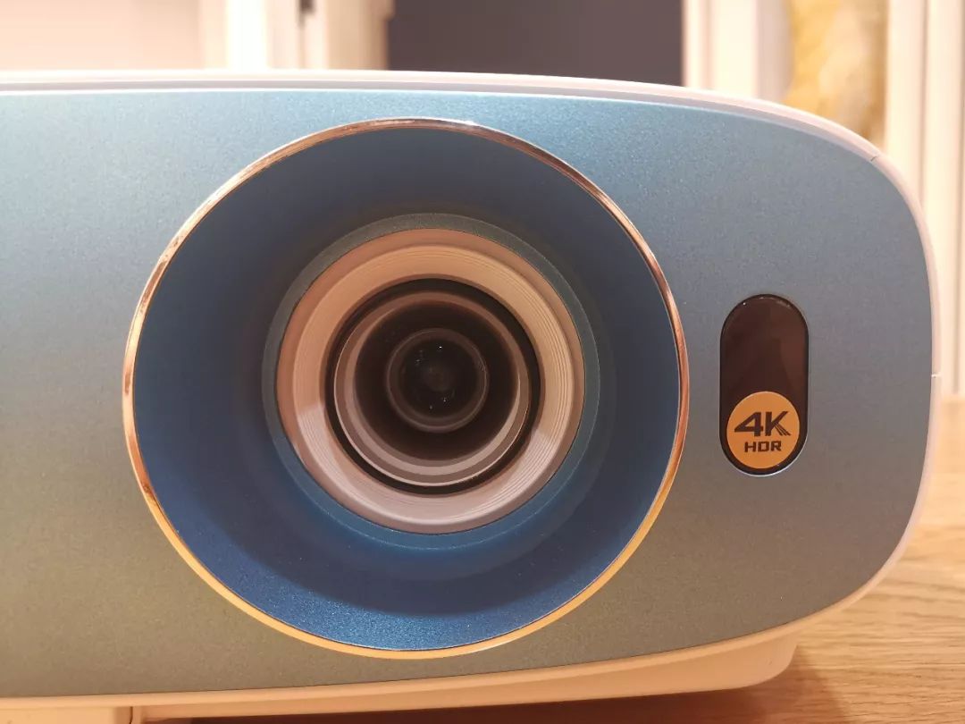 一文告诉你投影仪应该如何选择,电视和投影仪选择哪种比较好