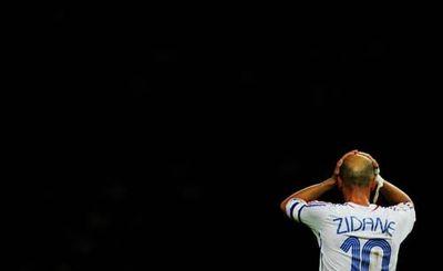 盘点足坛十位球星受伤的痛心瞬间,十大悲情球星足球