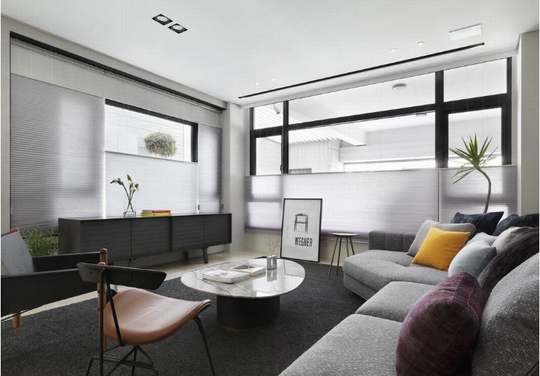 窗帘清洗哪种方法最好用,再也不用为厚重的窗帘清洗