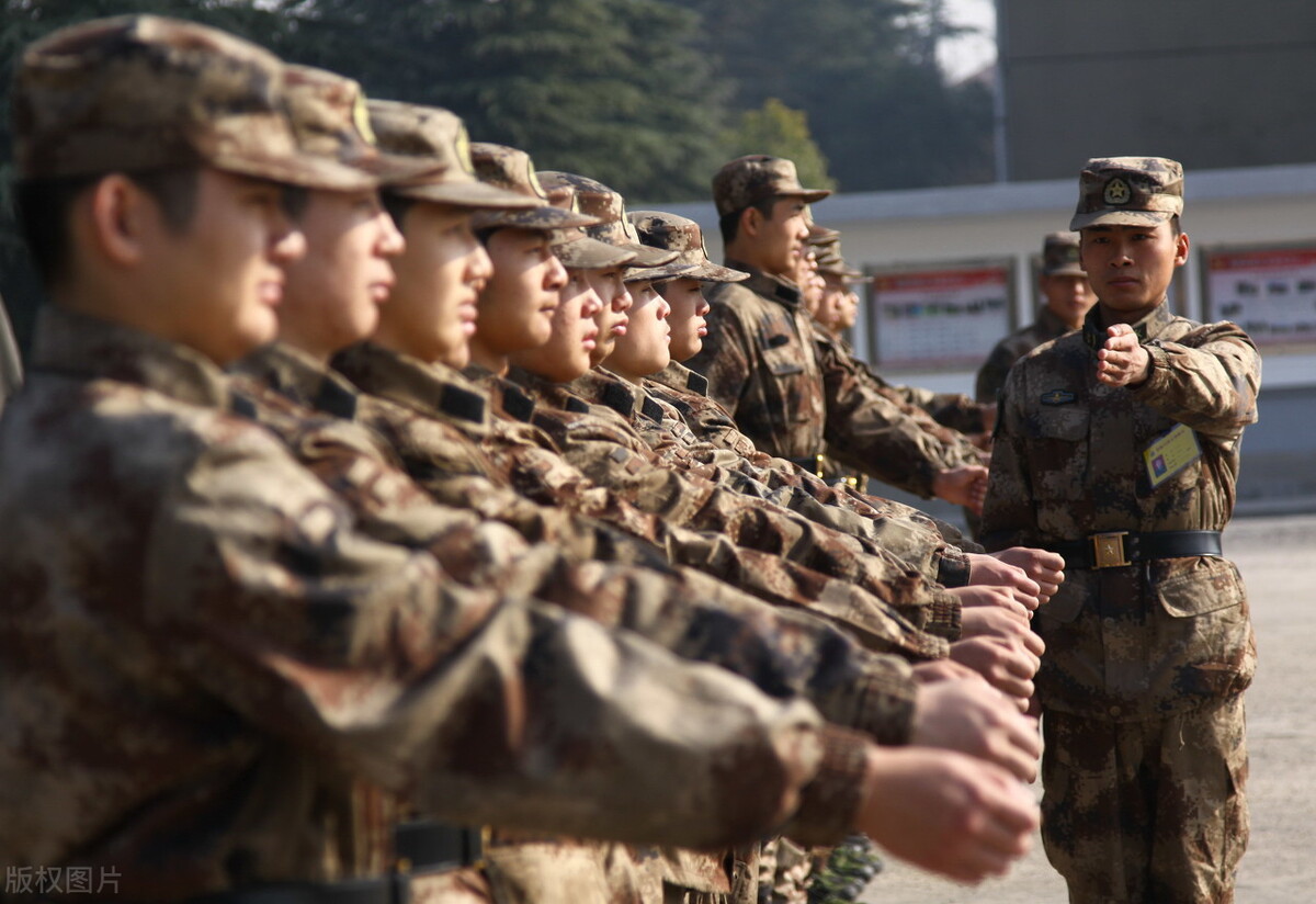 去部队当兵怎么成为士官,去部队以后怎么考军官
