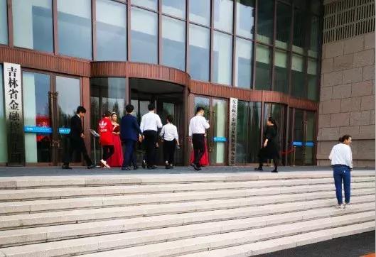 华润一天开俩盘，有的业主直跺脚，有的业主蹦高高