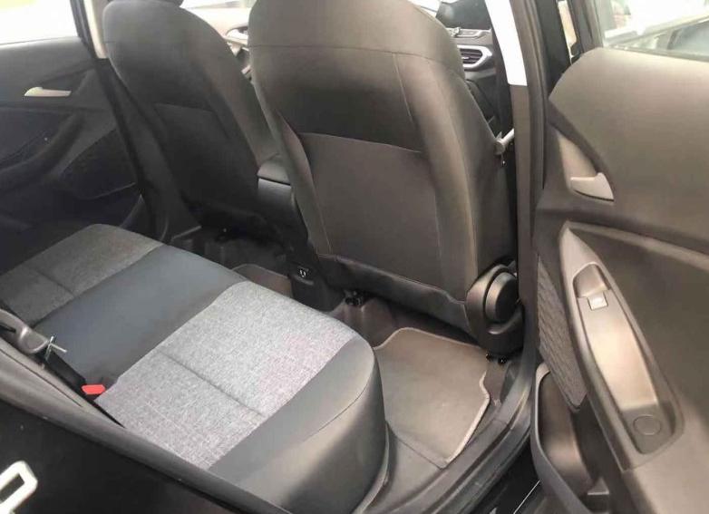 雪佛兰创酷和飞度,16年雪佛兰创酷功能详解