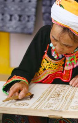 珙县苗族蜡染服装图片,珙县苗族蜡染冰纹