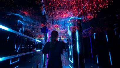 沈阳这家全自助的黑科技夜店风KTV，有机器人小妹可撩