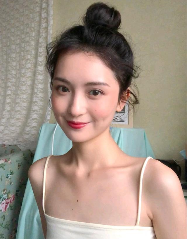 丸子头过时了？那是你不会扎！教你5种洋气扎法，好减龄