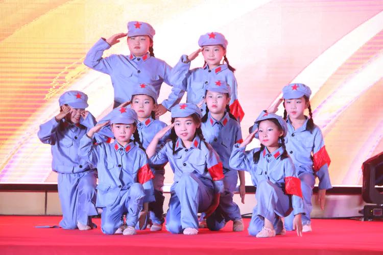 2021年驻马店蓝蓓蕾艺术学校大型公益晚会圆满落幕