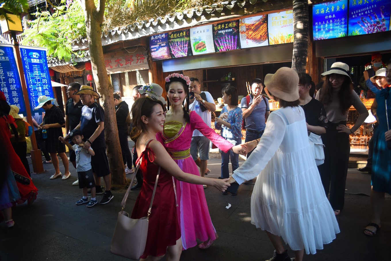 三亚旅游与美食攻略,三亚旅游攻略三亚美食