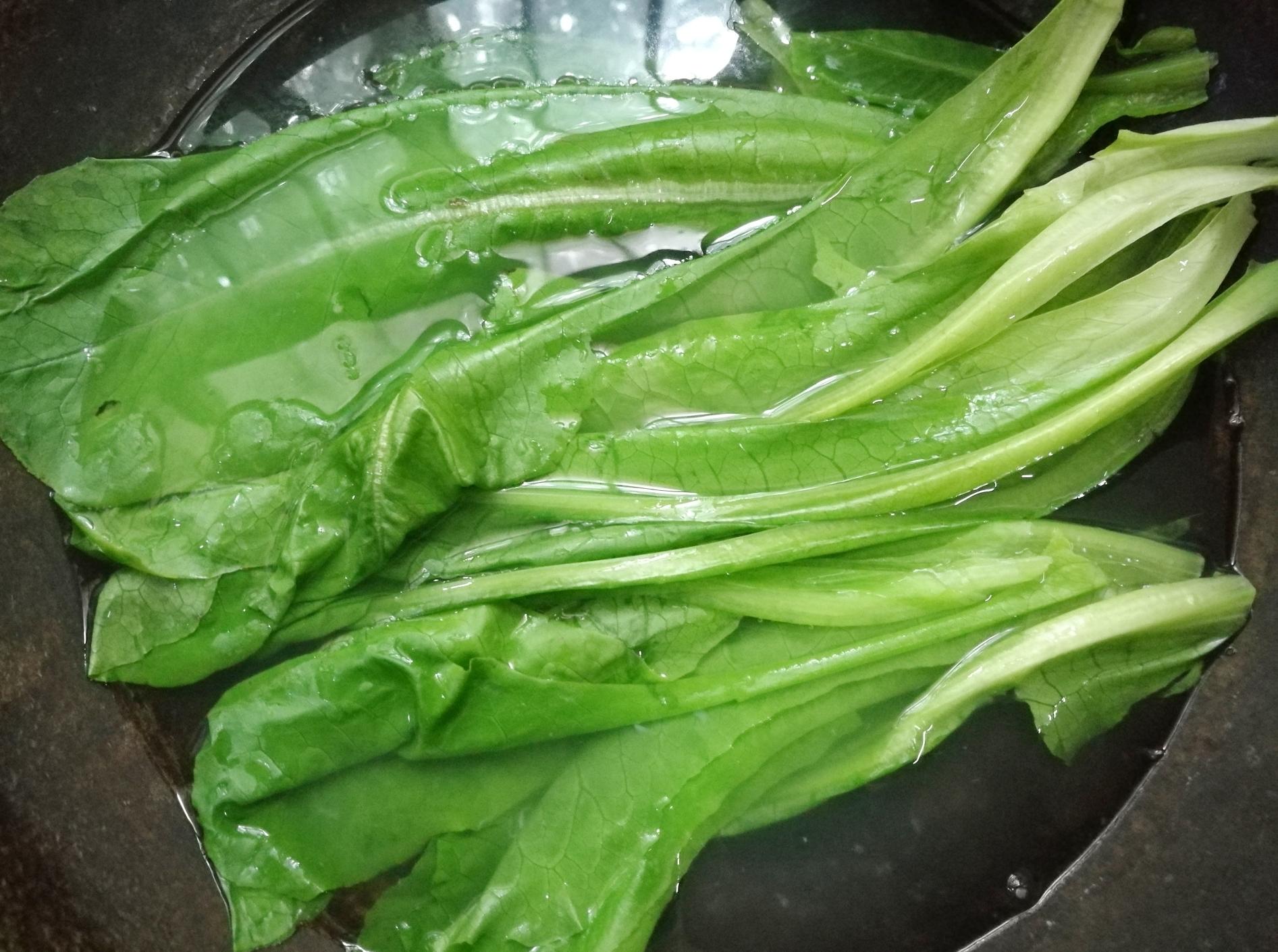 燕窝美白抗衰老滋补养生美容佳品,养生美颜冰糖燕窝怎么做