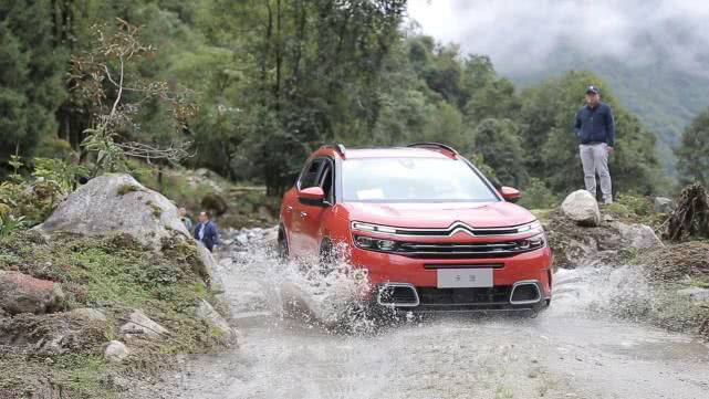 雪铁龙c6的独立悬架怎么样,雪铁龙可变悬架怎么样