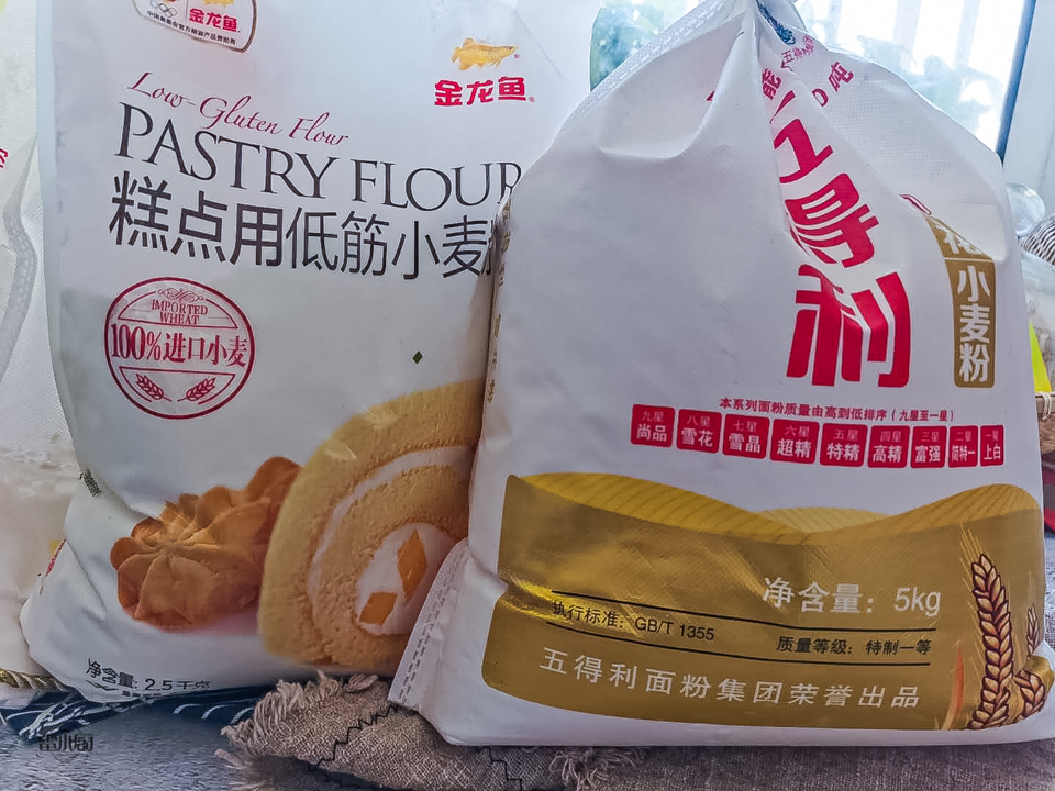 高筋中筋和低筋面粉的区别,如何判断低筋高筋中筋面粉区别