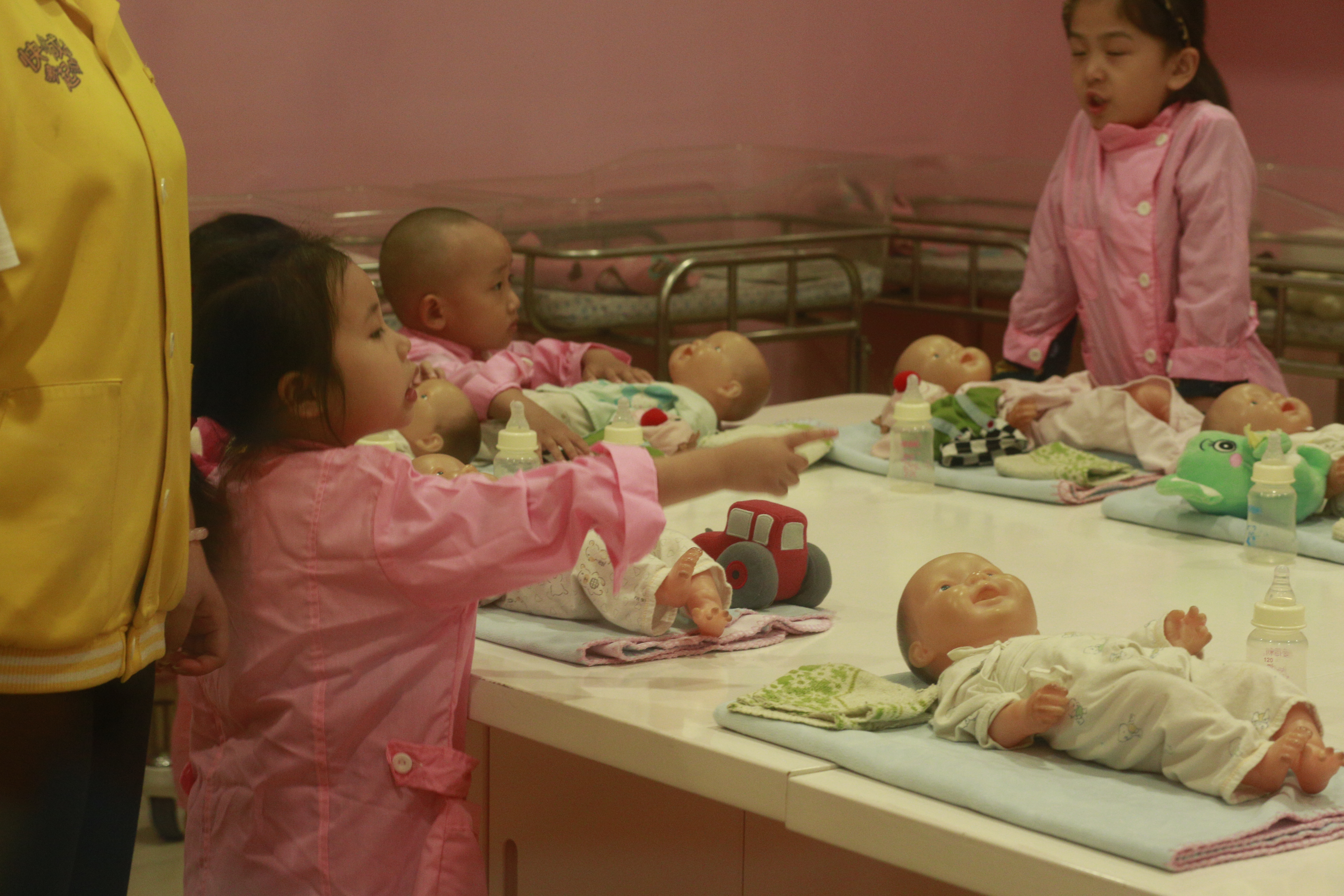 暑期狂欢--彤*妞小**第一次体验麦鲁小城，嗨翻喽