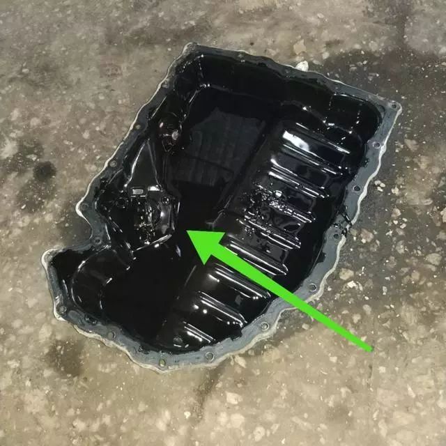 大众迈腾发动机漏油维修费用,迈腾发动机漏油维修视频