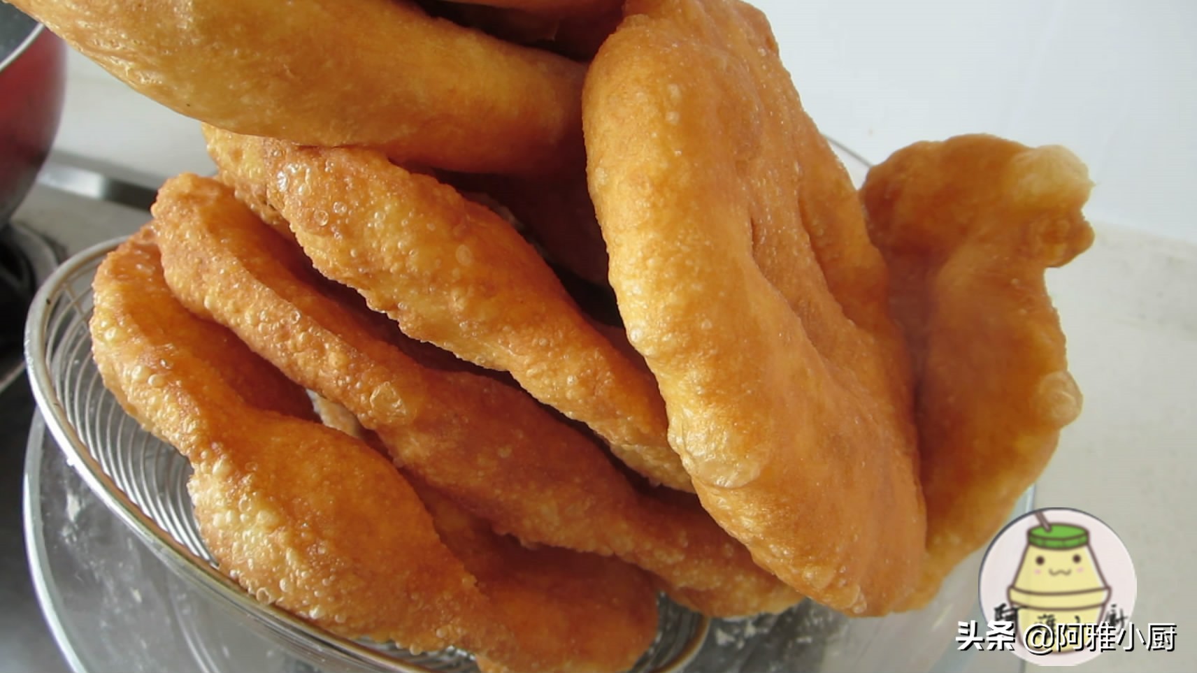 油饼怎样做吃着不油,油饼怎么做又软又香蓬松不醒面