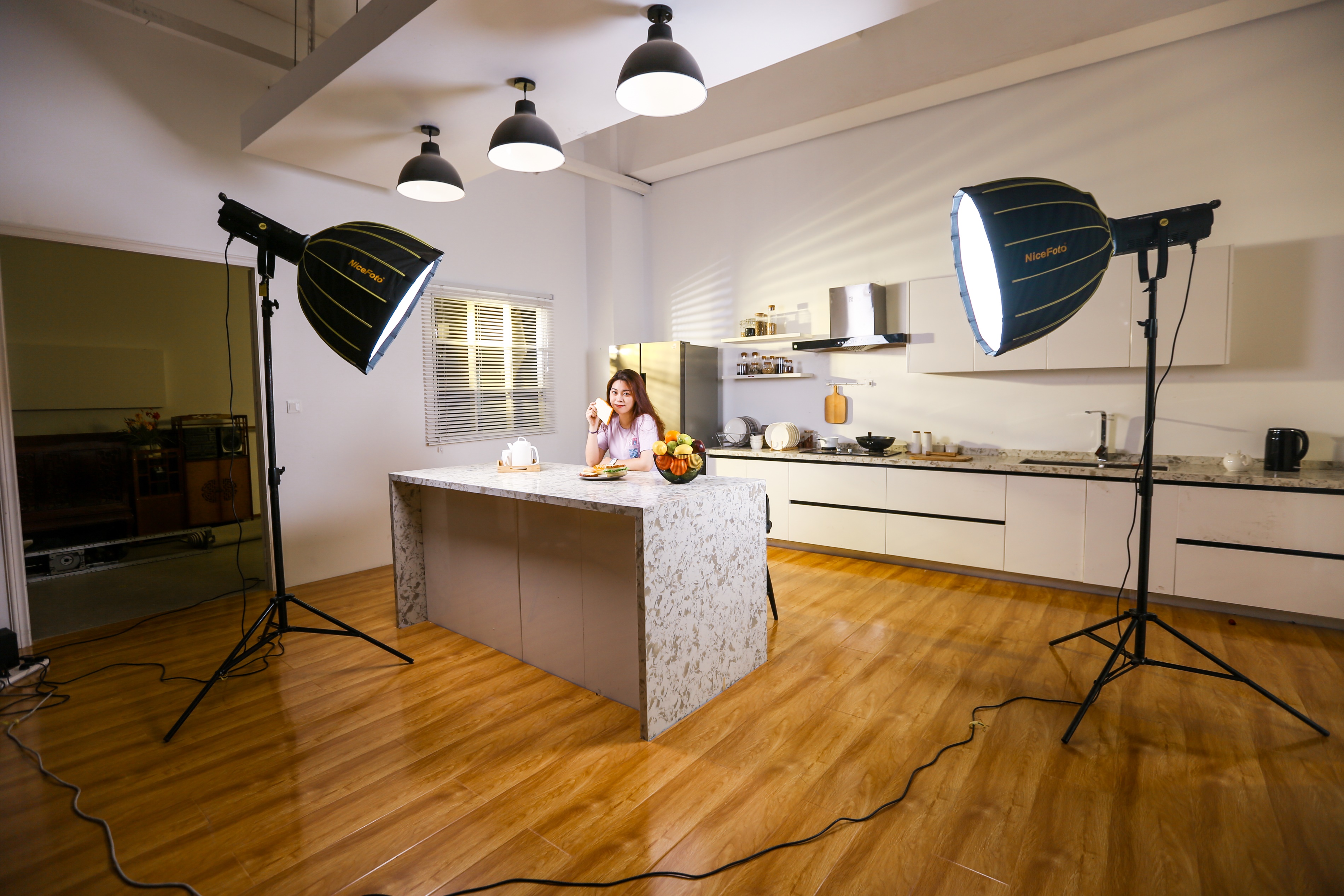 美食直播间布光教程,拍美食短视频需要什么样的灯光