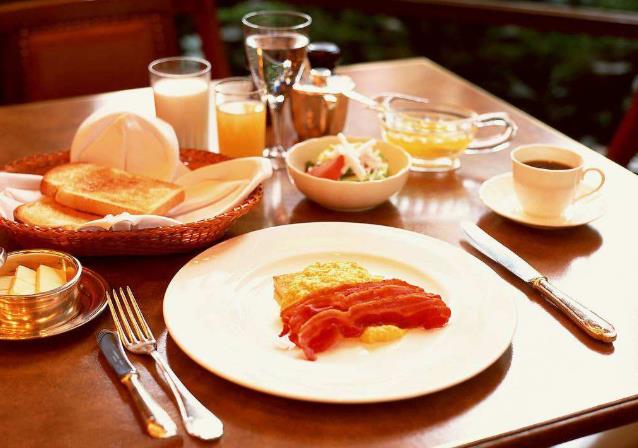 睡觉4个表现说明尿酸或超标,睡觉出现3种症状可能尿酸已超标