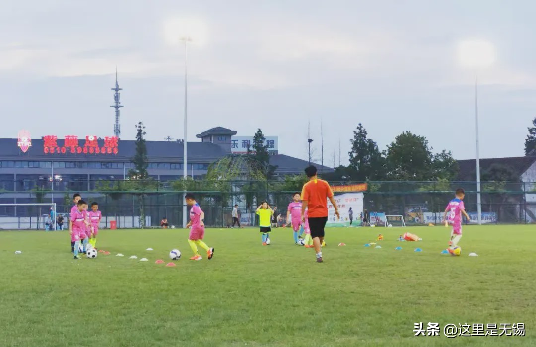 无锡网红打卡地彩虹跑道,无锡古运河健身步道