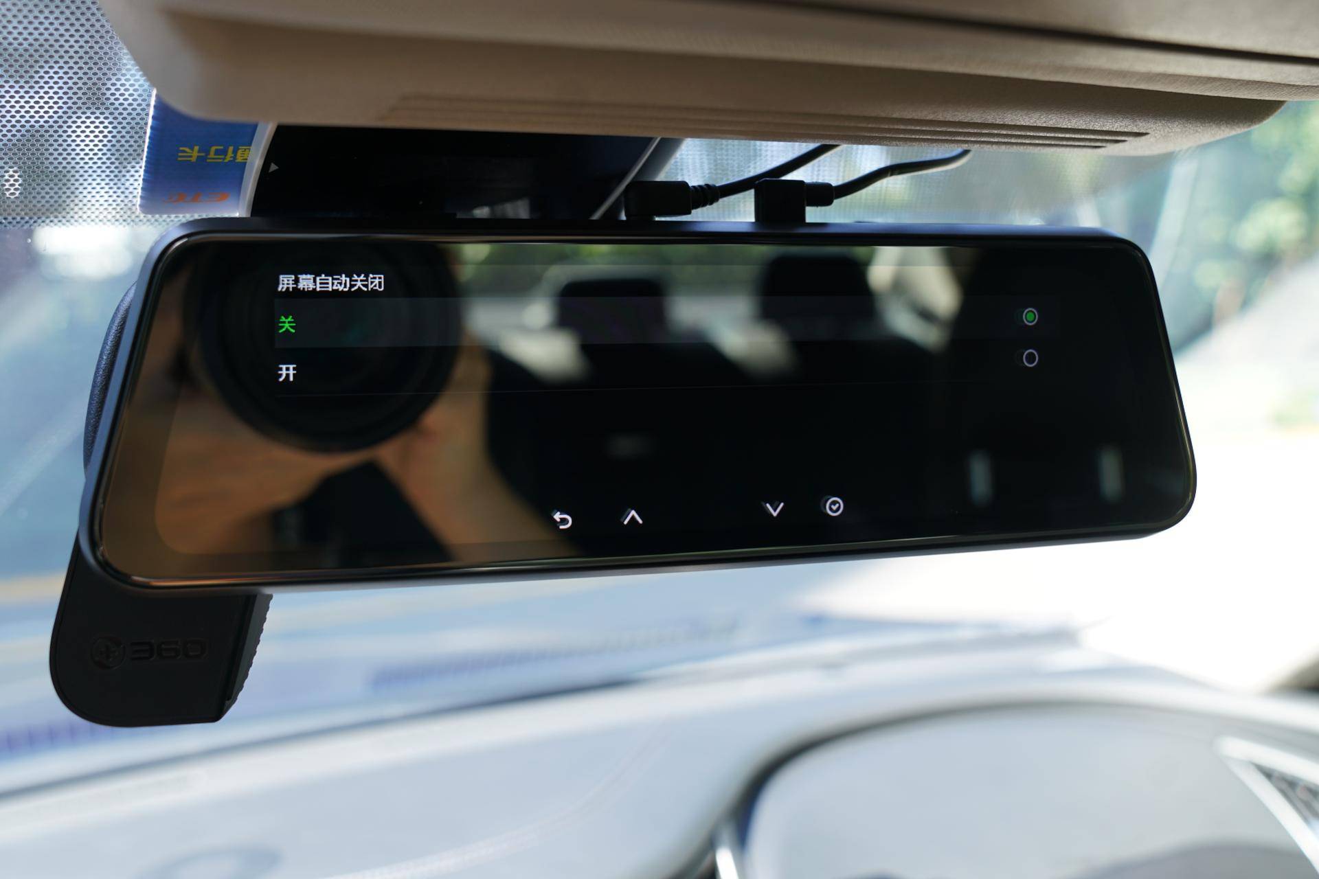 双录流媒体记录仪,流媒体行车记录仪对电瓶有伤害吗