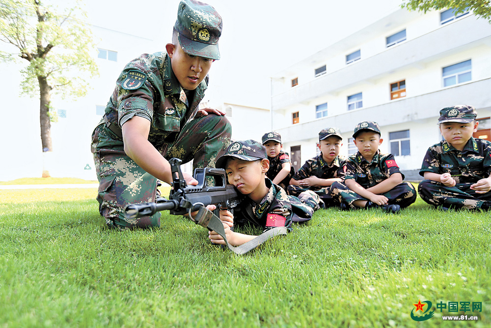 国防教育应从小抓起少年强则国强,国防教育从幼儿抓起少年强则国强