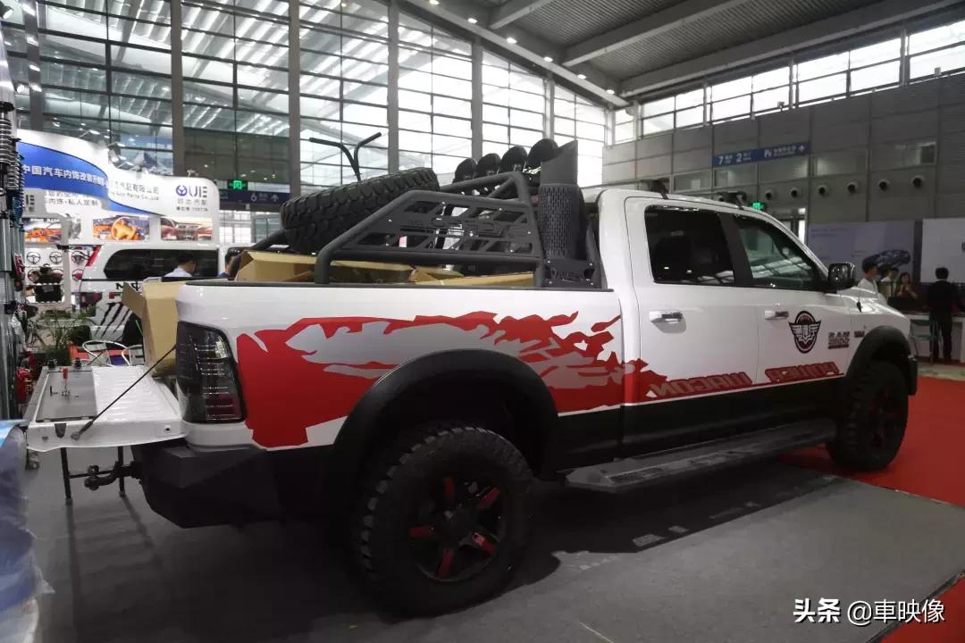 道奇公羊长角号限量版越野视频,道奇公羊ram1500trx越野视频