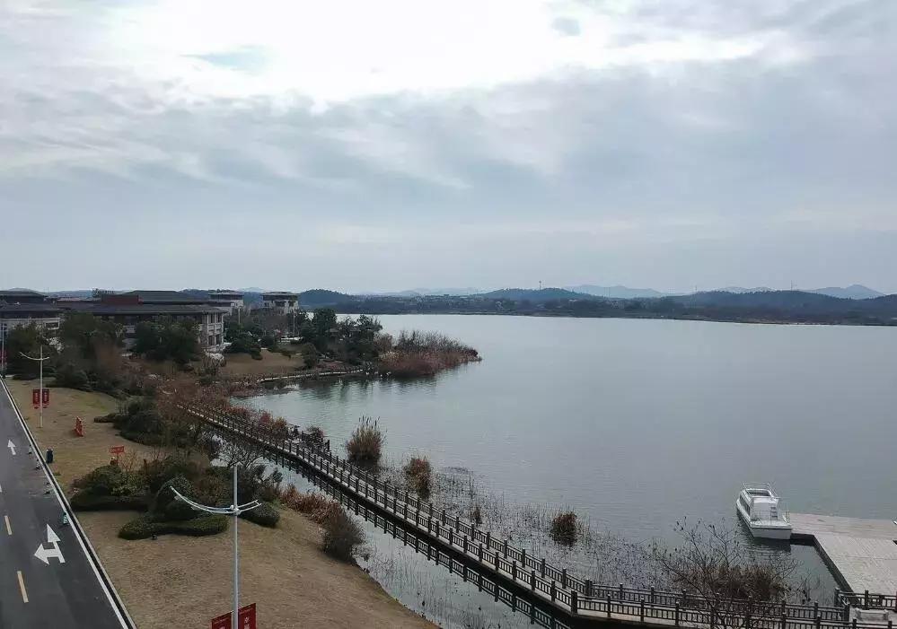 *京大南**塘金湖光山色一座真正地湖景别墅,静下来感受美好诗意生活