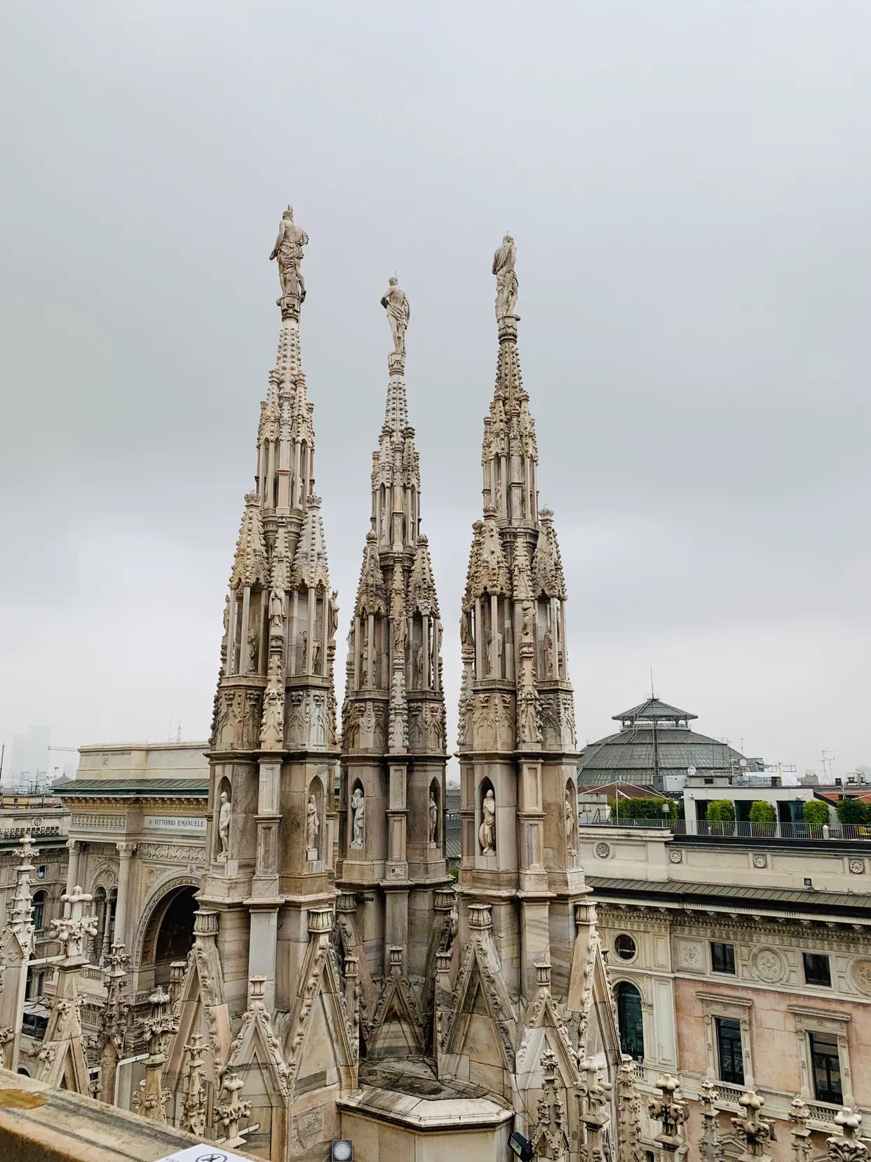 意大利米兰城市漫步,意大利米兰的冬季极夜