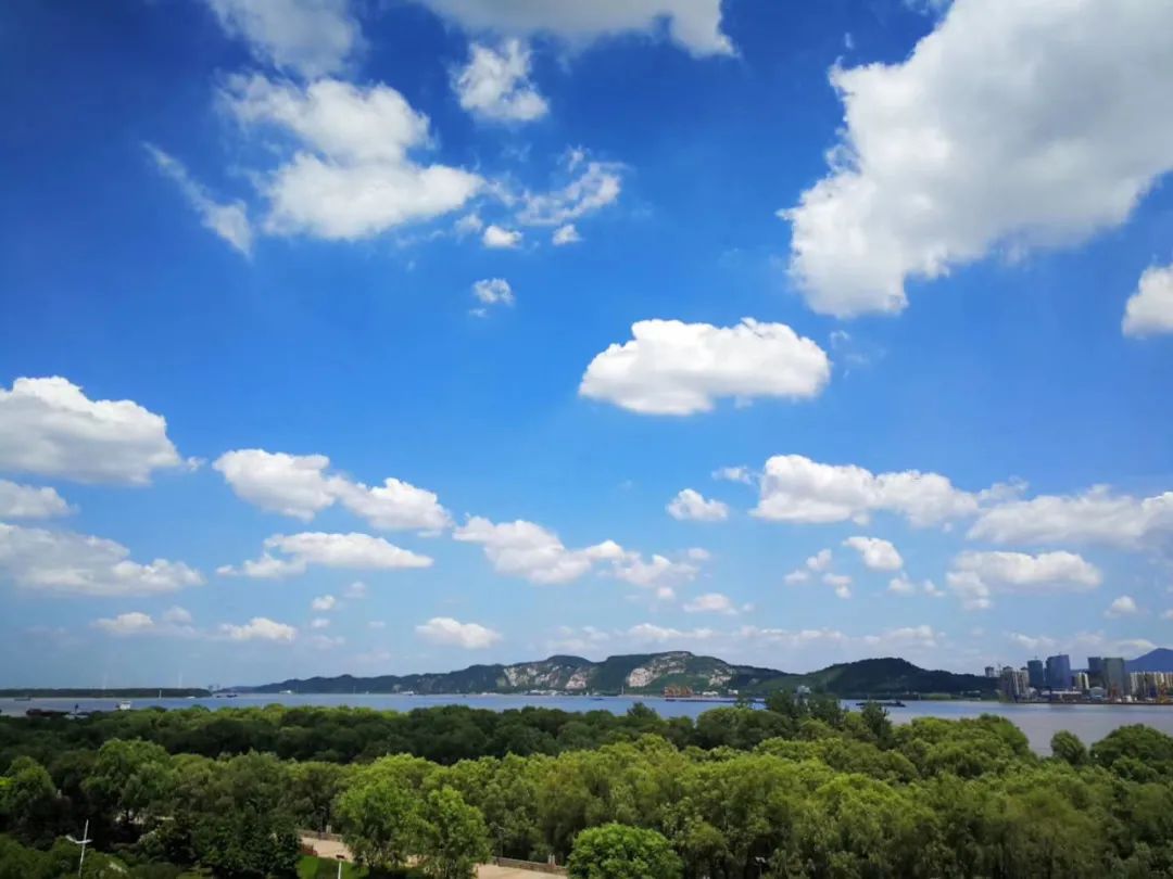 最美城市滨江生态岸线,江滩风景太美了