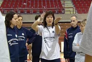 郎平的坎坷情史，为国家体育事业2次放弃爱情，年过半百终获幸福